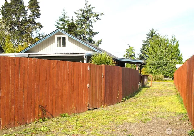 Photo 3 of Sale Pending at 1620 S Ocosta St, Westport, WA 98595 | MLS# NWM2393037 | Listing updated on 2026-08-27
