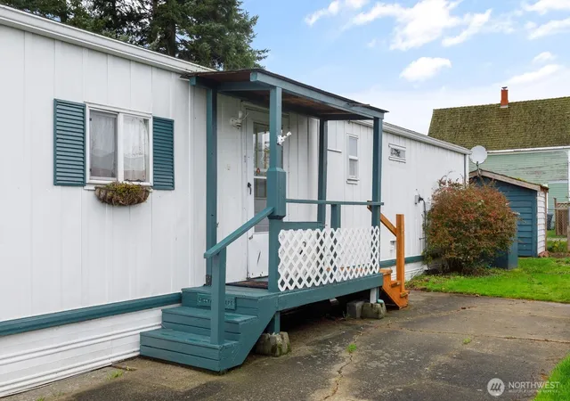 Photo 3 of Manufactured home for sale at 701 S Main St #1, Coupeville, WA 98239 | MLS# NWM2398134 | Listing updated on 2026-09-23