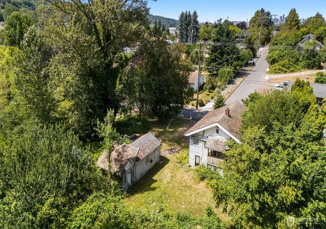 Photo 3 of Sale Pending at 565 S Director, Seattle, WA 98108 | MLS# NWM2400469 | Listing updated on 2026-09-25