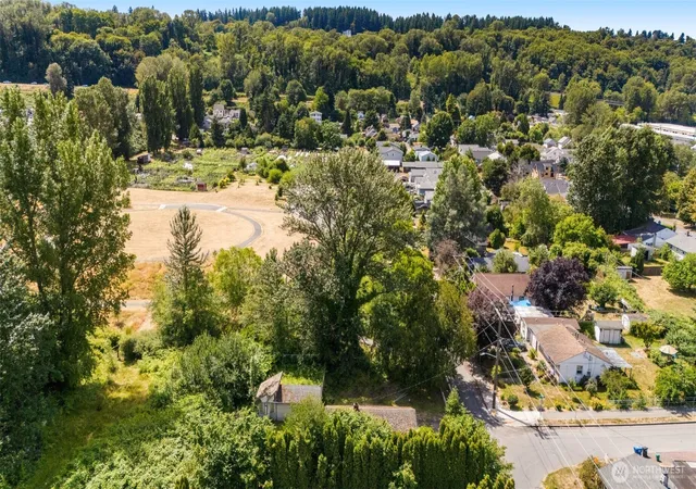 Photo 3 of Sale Pending at 565 S Director, Seattle, WA 98108 | MLS# NWM2400469 | Listing updated on 2026-09-25