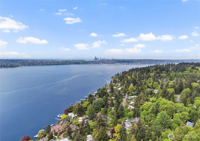 Photo 3 of Sale Pending at 4150 Boulevard Pl, Mercer Island, WA 98040 | MLS# NWM2409845 | Listing updated on 2026-06-16