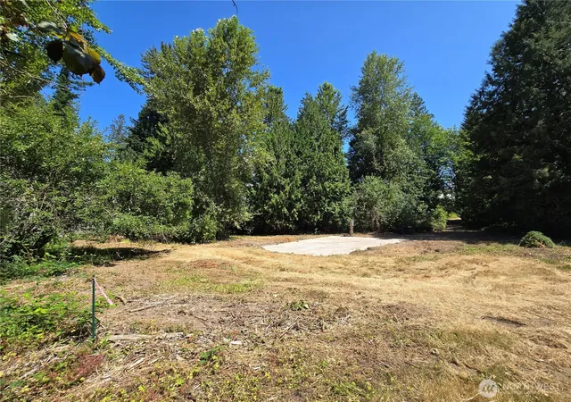 Photo 1 of Sale Pending at 10433 Slater Ave Ne, Kirkland, WA 98033 | MLS# NWM2412100 | Listing updated on 2026-06-16