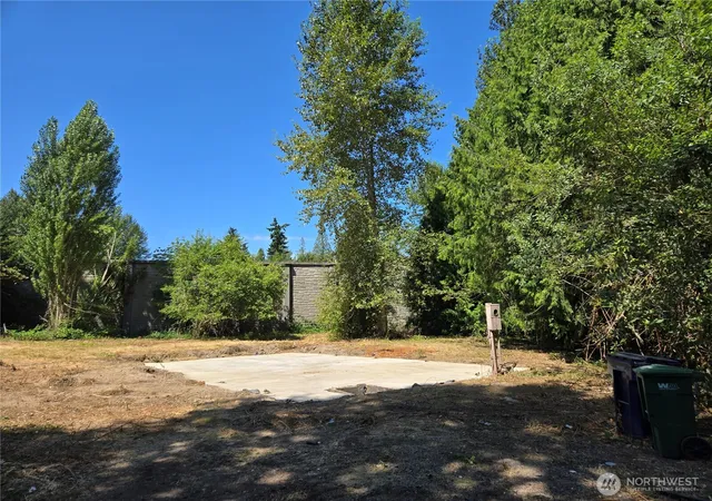 Photo 3 of Sale Pending at 10433 Slater Ave Ne, Kirkland, WA 98033 | MLS# NWM2412100 | Listing updated on 2026-06-16