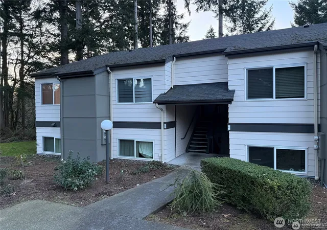 Photo 2 of Condo for sale at 31500 33rd Place Sw #U101, Federal Way, WA 98023 | MLS# NWM2414151 | Listing updated on 2026-09-23