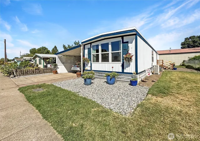 Photo 1 of Sale Pending at 1019 Ne Empire St, College Place, WA 99324 | MLS# NWM2420625 | Listing updated on 2026-08-17
