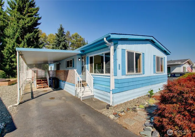 Manufactured home for sale at 2725 E Fir St #67, Mount Vernon, WA 98273 | MLS# NWM2423136