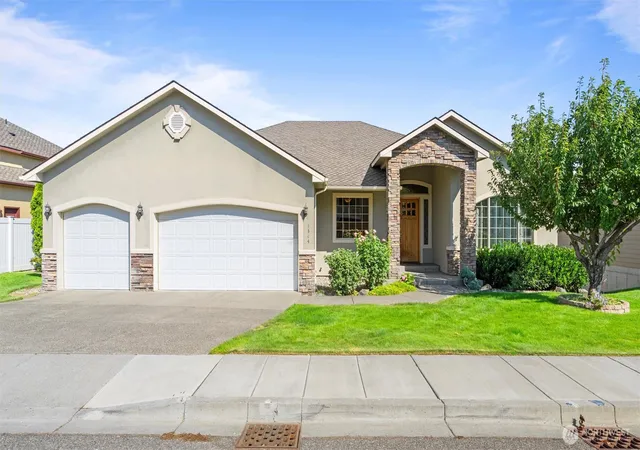 Photo 2 of Single family home for sale at 3504 W 34th Avenue, Kennewick, WA 99337 | MLS# NWM2423796 | Listing updated on 2026-10-09