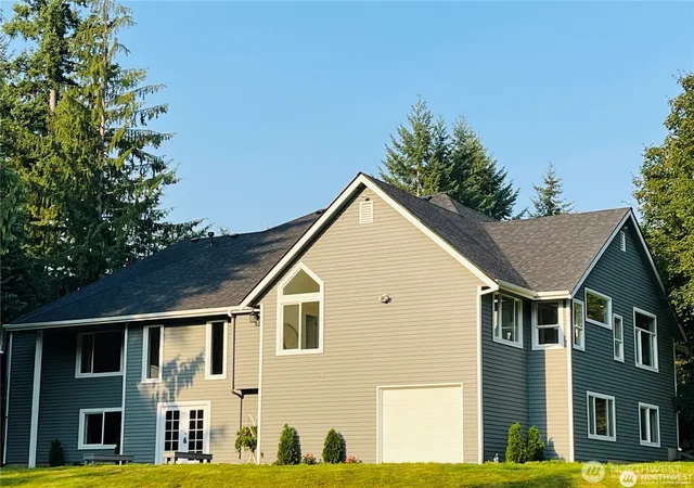 Photo 3 of Single family home for sale at 11915 189th Avenue SE, Snohomish, WA 98290 | MLS# NWM2424019 | Listing updated on 2026-10-01