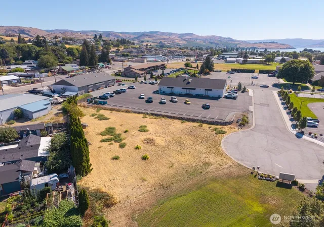 Photo 3 of Sale Pending at 1 Wapato Ct, Manson, WA 98831 | MLS# NWM2425198 | Listing updated on 2026-08-31