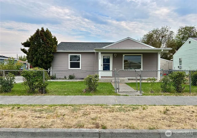 Photo 1 of Sale Pending at 2207 W Spruce St, Moses Lake, WA 98837 | MLS# NWM2426717 | Listing updated on 2026-04-20