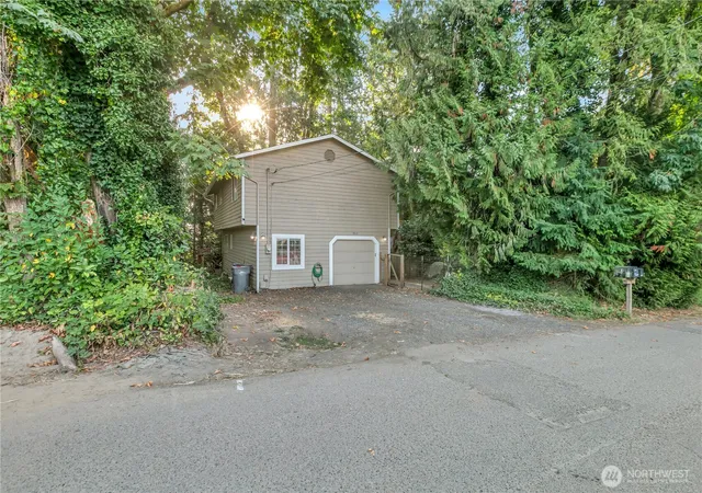 Photo 2 of Sale Pending at 18610 5th Avenue Ne, Suquamish, WA 98392 | MLS# NWM2429084 | Listing updated on 2026-06-28