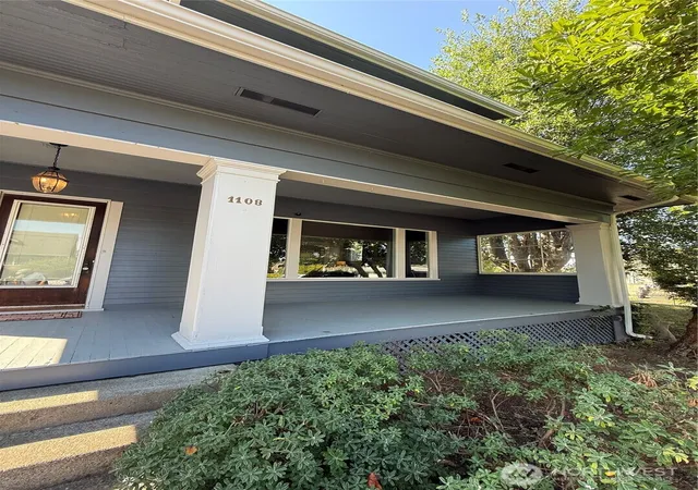 Photo 3 of Sale Pending at 1108 Duryea, Raymond, WA 98577 | MLS# NWM2429239 | Listing updated on 2026-09-25