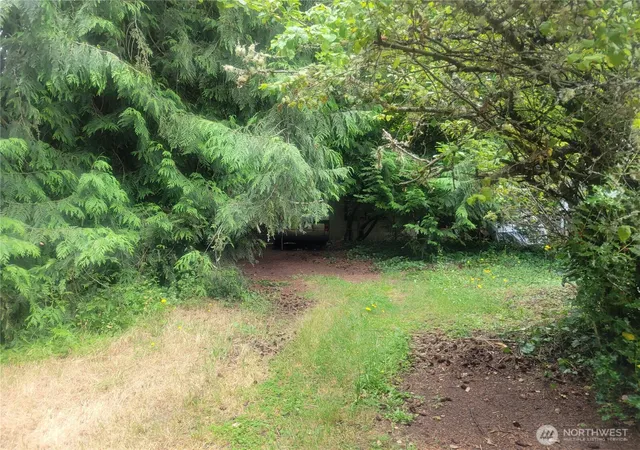 Photo 2 of Single family home for sale at 1818 Jackson Dr Nw, Bremerton, WA 98312 | MLS# NWM2429899 | Listing updated on 2026-09-30
