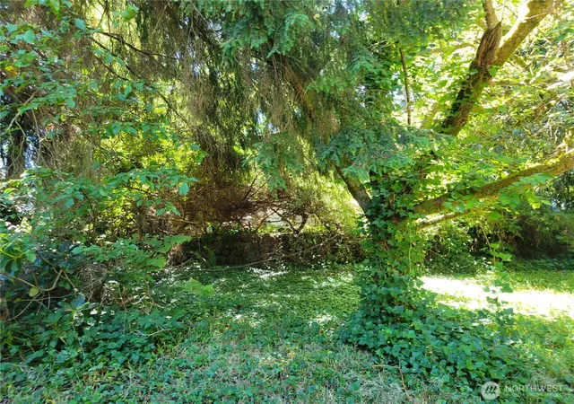 Photo 4 of Single family home for sale at 1818 Jackson Dr NW, Bremerton, WA 98312 | MLS# NWM2429899 | Listing updated on 2026-09-30