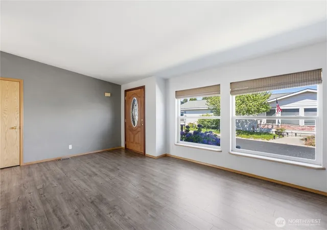 Photo 4 of Manufactured home for sale at 1625 Pleasant Ave, Wenatchee, WA 98801 | MLS# NWM2430899 | Listing updated on 2026-09-28