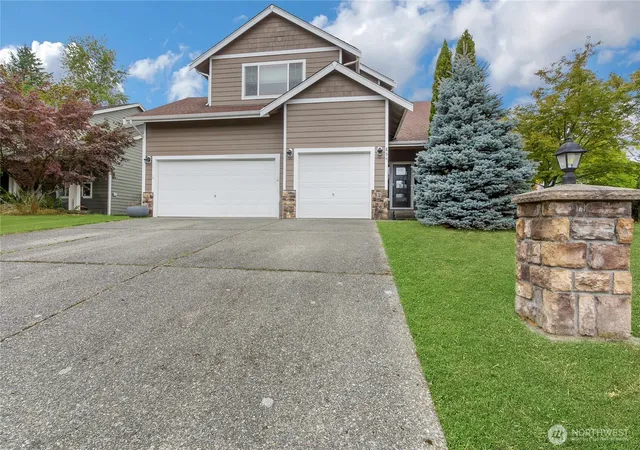 Photo 1 of Sale Pending at 854 Center St W, Eatonville, WA 98328 | MLS# NWM2430906 | Listing updated on 2026-09-25