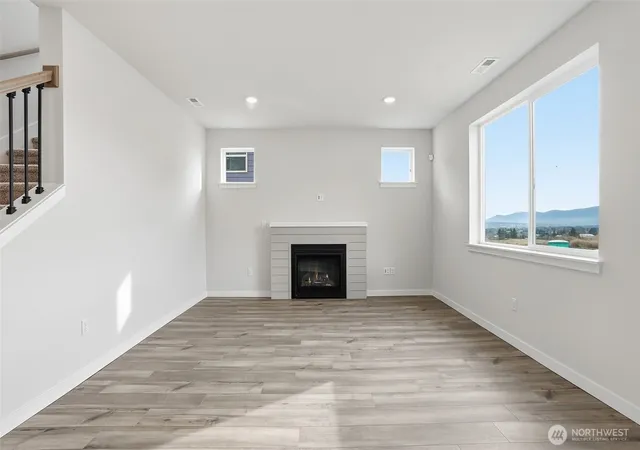 Photo 4 of Sale Pending at 2132 Plumridge Ct, Wenatchee, WA 98801 | MLS# NWM2432691 | Listing updated on 2026-09-25