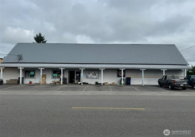 Single family home for sale at 705 Emens St, Darrington, WA 98241 | MLS# NWM2432927