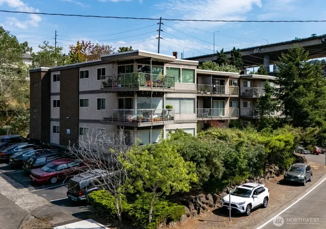 Photo 1 of Sale Pending at 401 Ne 40th Street, Seattle, WA 98105 | MLS# NWM2433143 | Listing updated on 2026-09-25