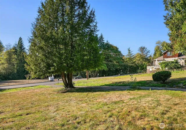 Photo 3 of Sale Pending at 19044 35th Avenue NE, Lake Forest Park, WA 98155 | MLS# NWM2434986 | Listing updated on 2026-09-25