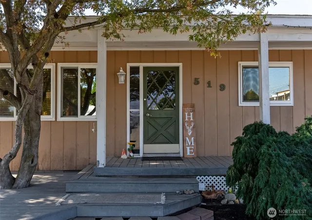 Photo 2 of Sale Pending at 519 Locust St, Omak, WA 98841 | MLS# NWM2435852 | Listing updated on 2026-09-25