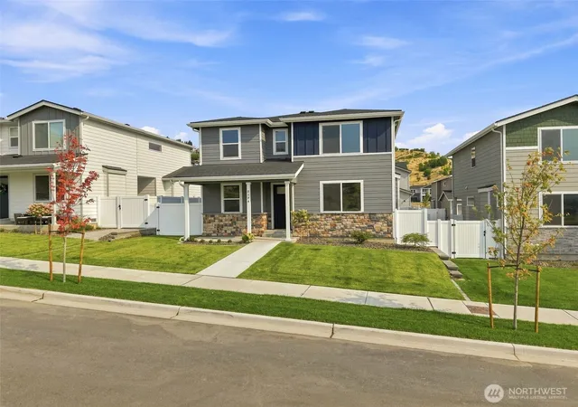 Photo 1 of Sale Pending at 2124 Plumridge Ct, Wenatchee, WA 98801 | MLS# NWM2436299 | Listing updated on 2026-10-06