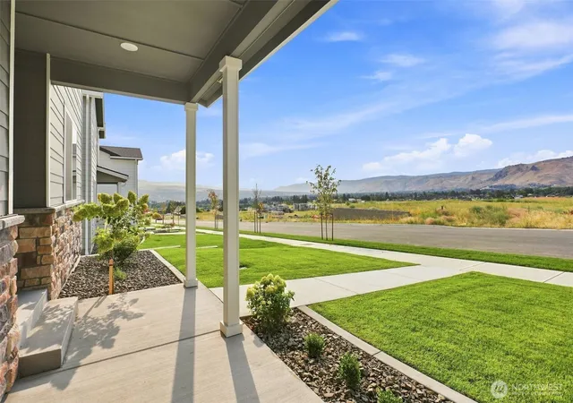 Photo 2 of Sale Pending at 2124 Plumridge Ct, Wenatchee, WA 98801 | MLS# NWM2436299 | Listing updated on 2026-10-06