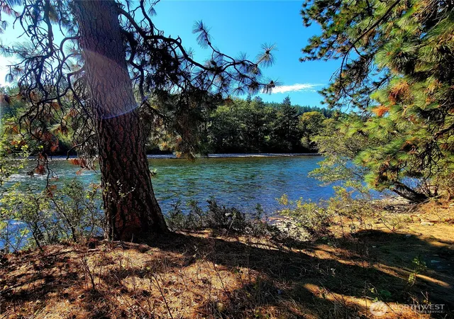 Photo 4 of Sale Pending at 53 Highway 10, Cle Elum, WA 98922 | MLS# NWM2436674 | Listing updated on 2026-06-16