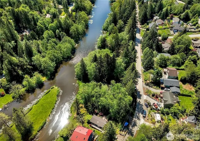 Photo 3 of Sale Pending at 530 Rainbow Dr, Sedro Woolley, WA 98284 | MLS# NWM2437396 | Listing updated on 2026-08-14