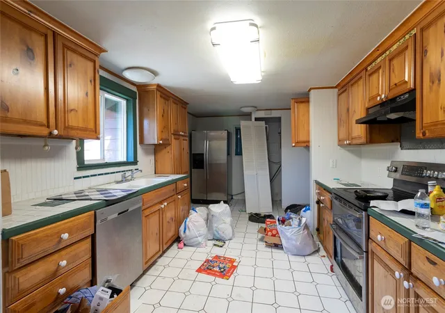 Photo 3 of Sale Pending at 7802 Golden Given Rd E, Tacoma, WA 98404 | MLS# NWM2438171 | Listing updated on 2026-09-25