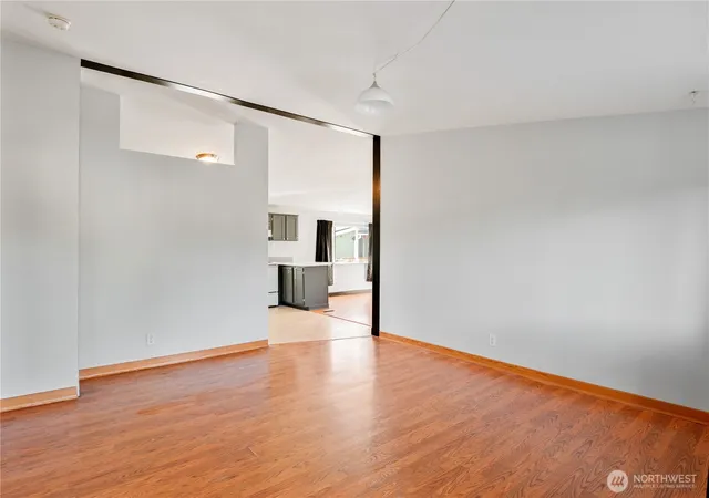 Photo 3 of Manufactured home for sale at 233 Concord Pl, Longview, WA 98632 | MLS# NWM2439731 | Listing updated on 2026-09-22