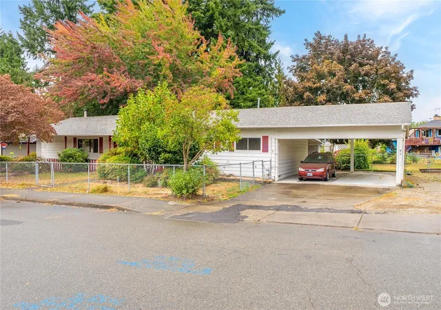 Photo 3 of Sale Pending at 1425 33rd Street Se, Auburn, WA 98002 | MLS# NWM2439820 | Listing updated on 2026-10-01