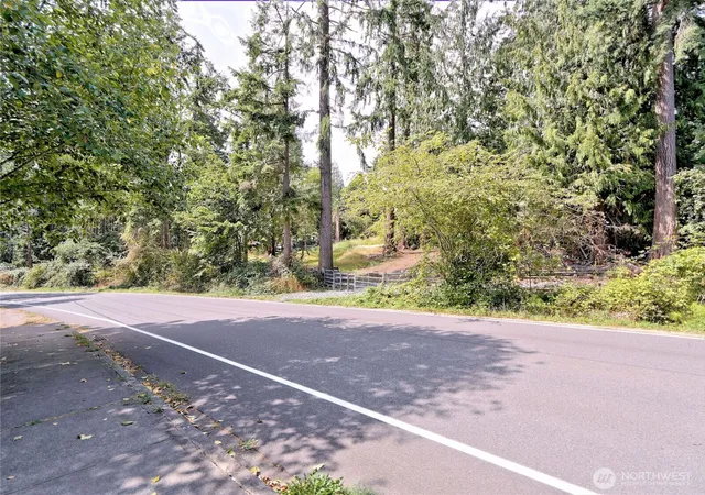 Photo 3 of Sale Pending at 17204 Northup Way, Bellevue, WA 98008 | MLS# NWM2440145 | Listing updated on 2026-09-25
