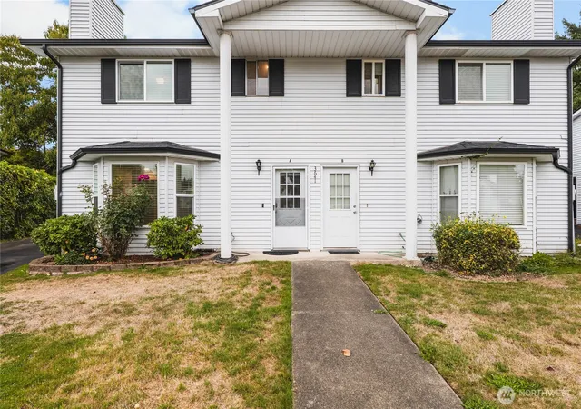 Photo 2 of Condo for sale at 3641 I St Se #A, Auburn, WA 98002 | MLS# NWM2441233 | Listing updated on 2026-10-27