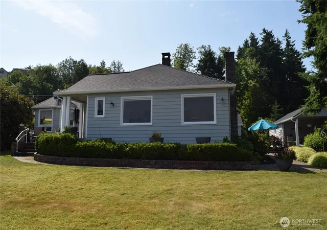 Photo 2 of Sale Pending at 3538 Beach Dr E, Port Orchard, WA 98366 | MLS# NWM2441377 | Listing updated on 2026-09-25