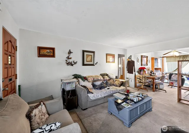 Photo 3 of Sale Pending at 1717 10th Avenue, Longview, WA 98632 | MLS# NWM2444537 | Listing updated on 2026-08-20