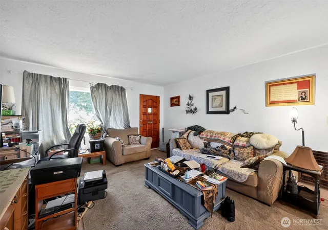Photo 4 of Sale Pending at 1717 10th Avenue, Longview, WA 98632 | MLS# NWM2444537 | Listing updated on 2026-08-20