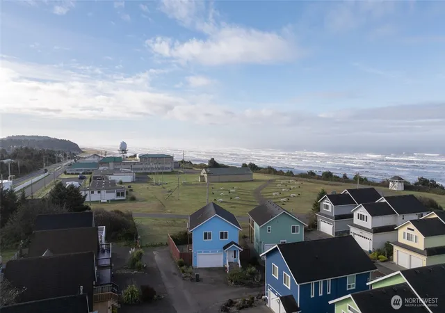 Photo 1 of Single family home for sale at 24 Darien Ln, Pacific Beach, WA 98571 | MLS# NWM2445079 | Listing updated on 2026-10-20