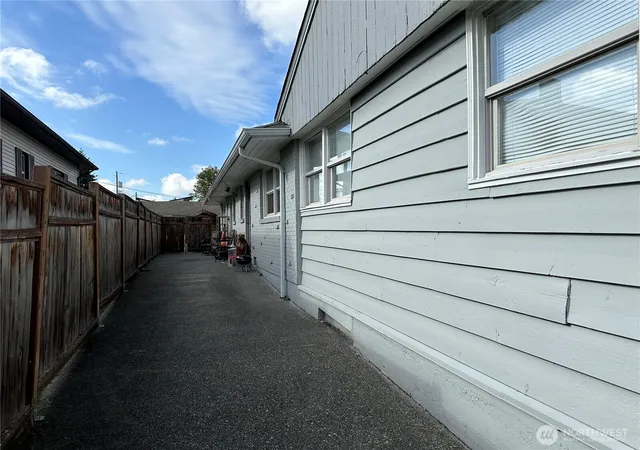 Photo 3 of Sale Pending at 3841 S Park Ave, Tacoma, WA 98418 | MLS# NWM2446398 | Listing updated on 2026-10-01