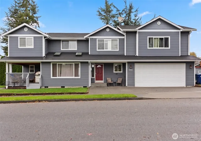 Photo 3 of Sale Pending at 1203 E Section St, Mount Vernon, WA 98274 | MLS# NWM2447541 | Listing updated on 2026-09-25