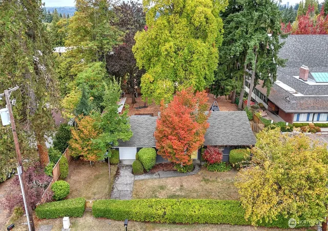 Photo 3 of Sale Pending at 4025 86th Avenue SE, Mercer Island, WA 98040 | MLS# NWM2448167 | Listing updated on 2026-09-25