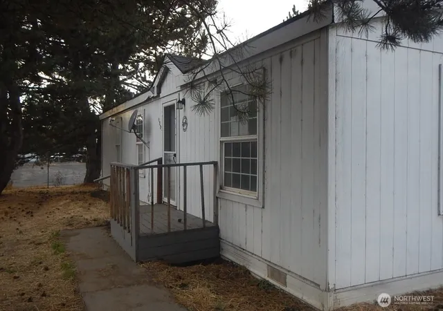 Photo 3 of Manufactured home for sale at 775 Preston Ave, Waitsburg, WA 99361 | MLS# NWM2448264 | Listing updated on 2026-09-18