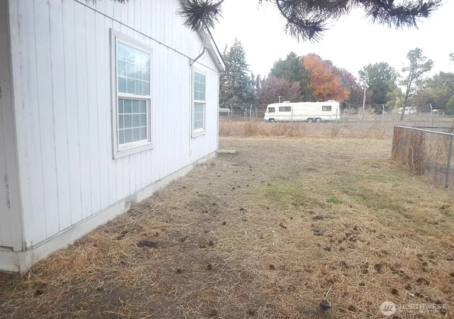 Photo 4 of Manufactured home for sale at 775 Preston Ave, Waitsburg, WA 99361 | MLS# NWM2448264 | Listing updated on 2026-09-18