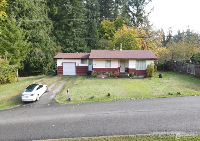 Photo 3 of Sale Pending at 1216 Kaiser Rd Sw, Olympia, WA 98512 | MLS# NWM2449119 | Listing updated on 2026-09-25