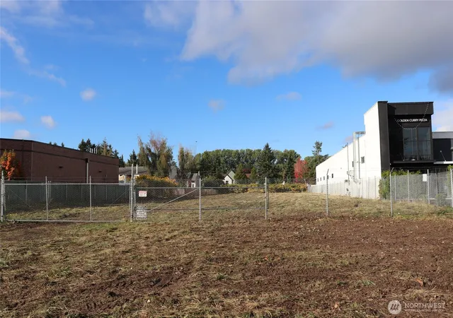 Photo 2 of Sale Pending at 23809 W Valley Hwy S, Kent, WA 98032 | MLS# NWM2449616 | Listing updated on 2026-09-25