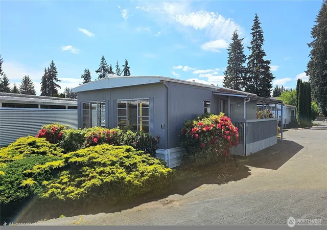 Photo 1 of Manufactured home for sale at 11622 Silver Lake Rd #71, Everett, WA 98208 | MLS# NWM2452812 | Listing updated on 2026-09-24