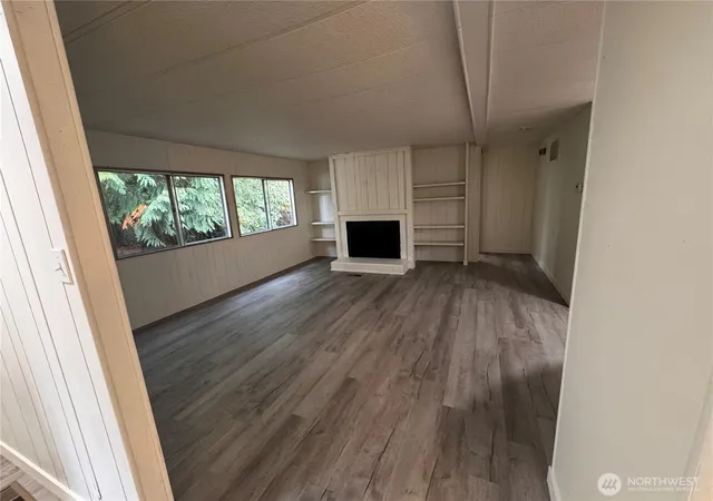Photo 3 of Manufactured home for sale at 815 124th Street SW #1, Everett, WA 98204 | MLS# NWM2453264 | Listing updated on 2026-09-28