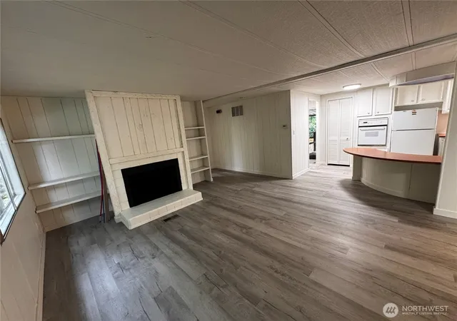 Photo 4 of Manufactured home for sale at 815 124th Street SW #1, Everett, WA 98204 | MLS# NWM2453264 | Listing updated on 2026-09-28