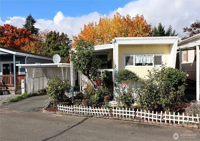 Photo 2 of Manufactured home for sale at 3248 S 180th Place #34, Sea Tac, WA 98188 | MLS# NWM2453538 | Listing updated on 2026-09-29
