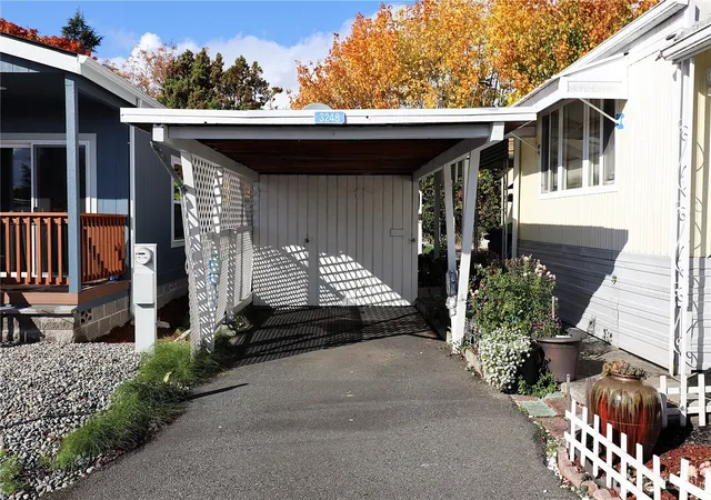 Photo 3 of Manufactured home for sale at 3248 S 180th Place #34, Sea Tac, WA 98188 | MLS# NWM2453538 | Listing updated on 2026-09-29